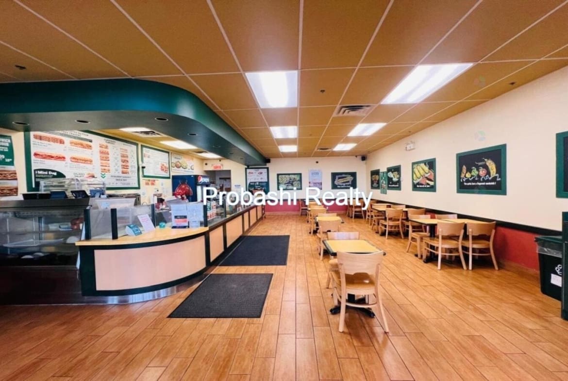 Dagwoods Restaurant for sale in Beaconsfield, Montreal