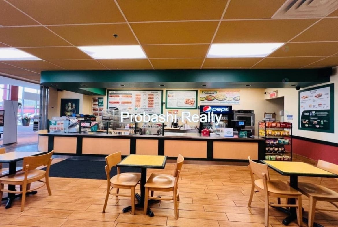 Dagwoods Restaurant for sale in Beaconsfield, Montreal