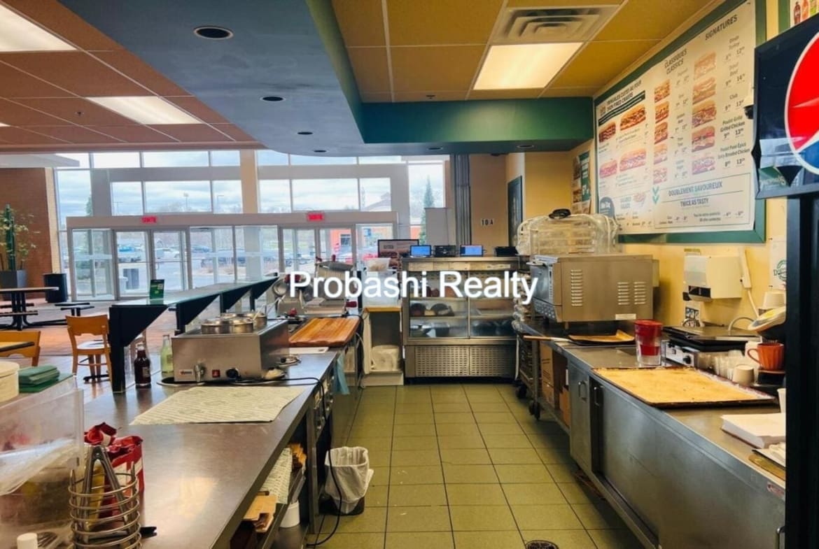 Dagwoods Restaurant for sale in Beaconsfield, Montreal