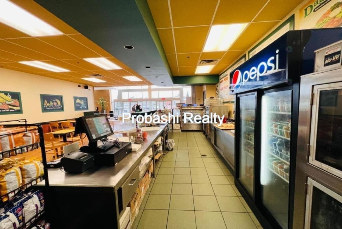 Dagwoods Restaurant for sale in Beaconsfield, Montreal