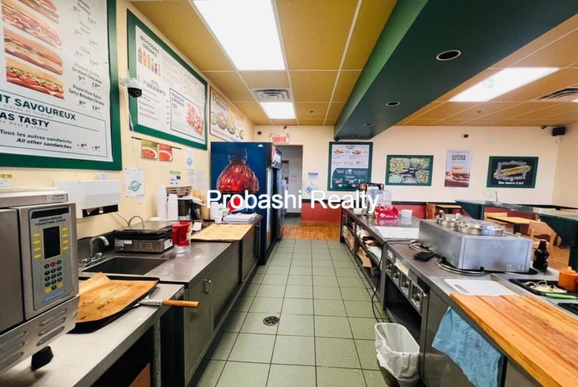 Dagwoods Restaurant for sale in Beaconsfield, Montreal