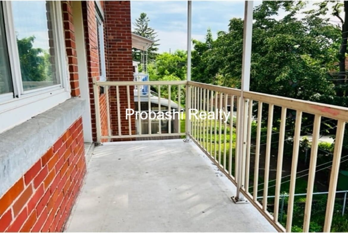 Renovated 3-Bedroom Condo for Rent in Montréal