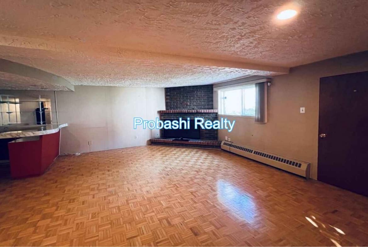 Triplex for Sale in LaSalle, Montréal, Quebec